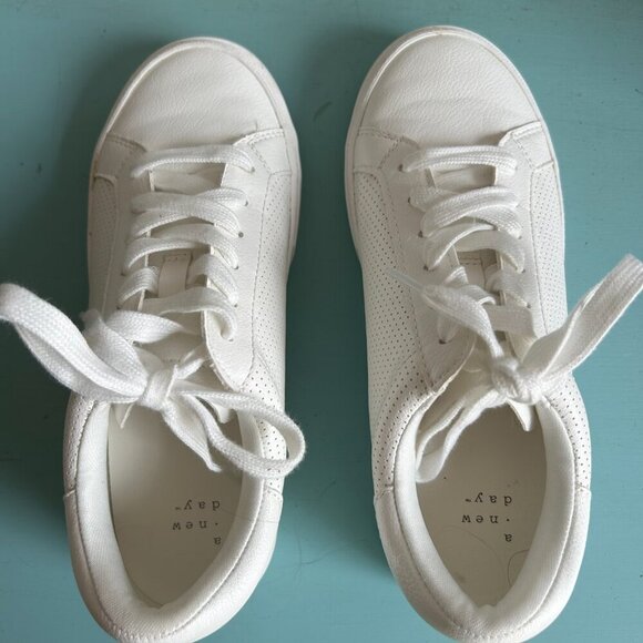 A New Day Maddison Sneakers with Memory Foam Insole White Sneaker Size 6.5 - Picture 6 of 10